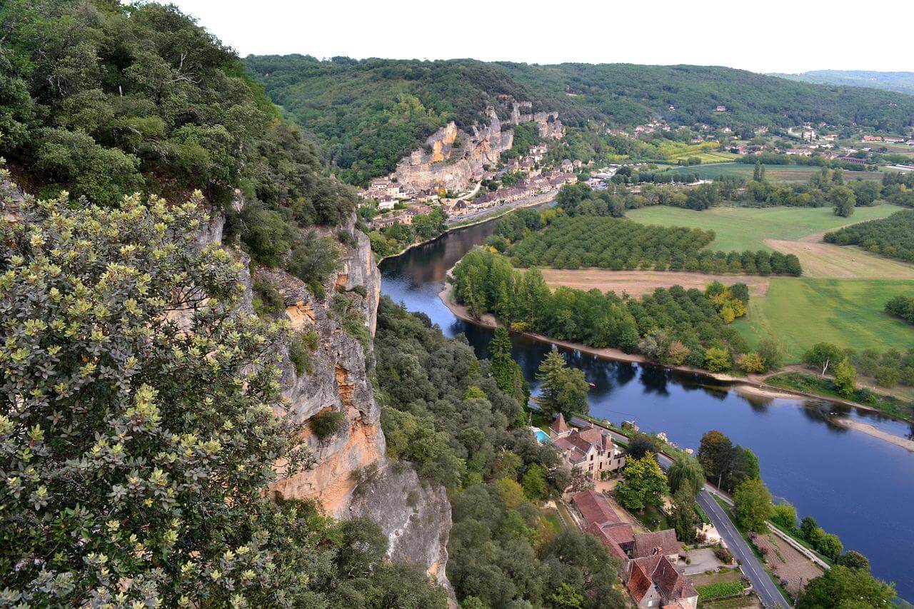 Kayak sur la Dordogne-wikimedia commons